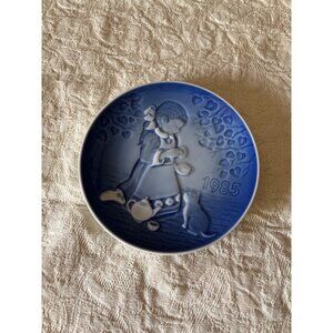 Bing & Grøndahl 1985 "The Magical Tea Party" Porcelain Denmark Blue & White Plat
